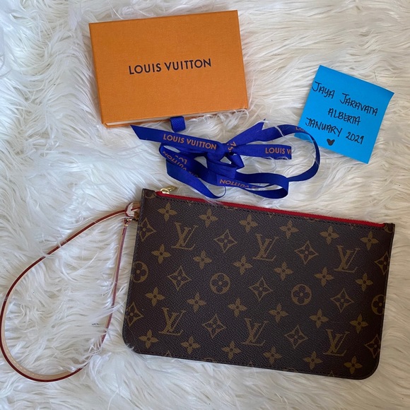 ❗️SOLD❗️AUTHENTIC Neverfull Pouch ♥️ - Picture 1 of 7